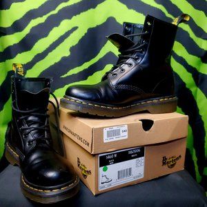 Dr. Marten 1460 Women's Smooth Black Leather Lace up Boot - Size 9 (with Box)